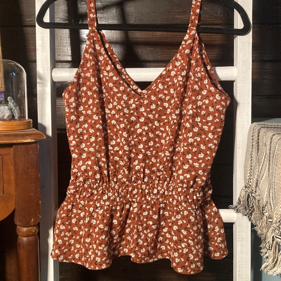 Floral Top - Picture 4 of 5